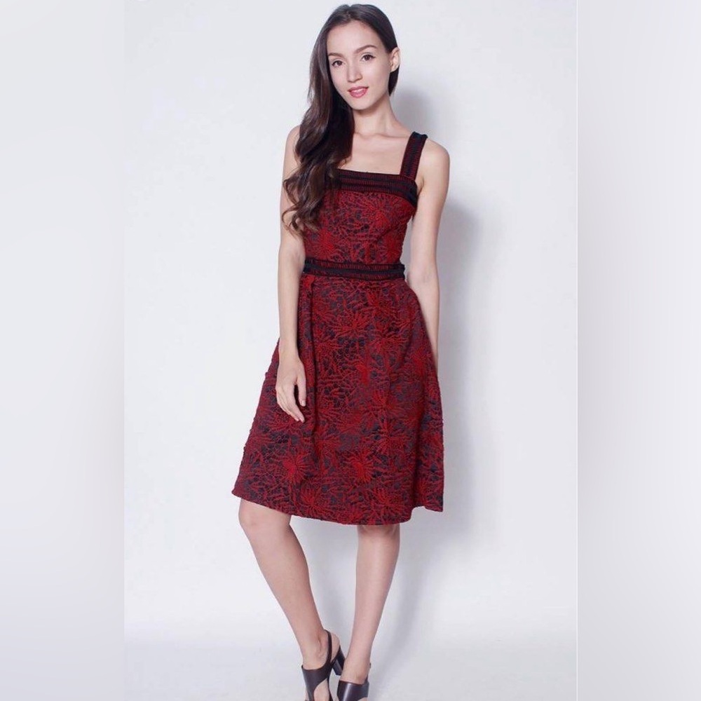 JARIYA Medium CROCHET BACKLESS DRESSS